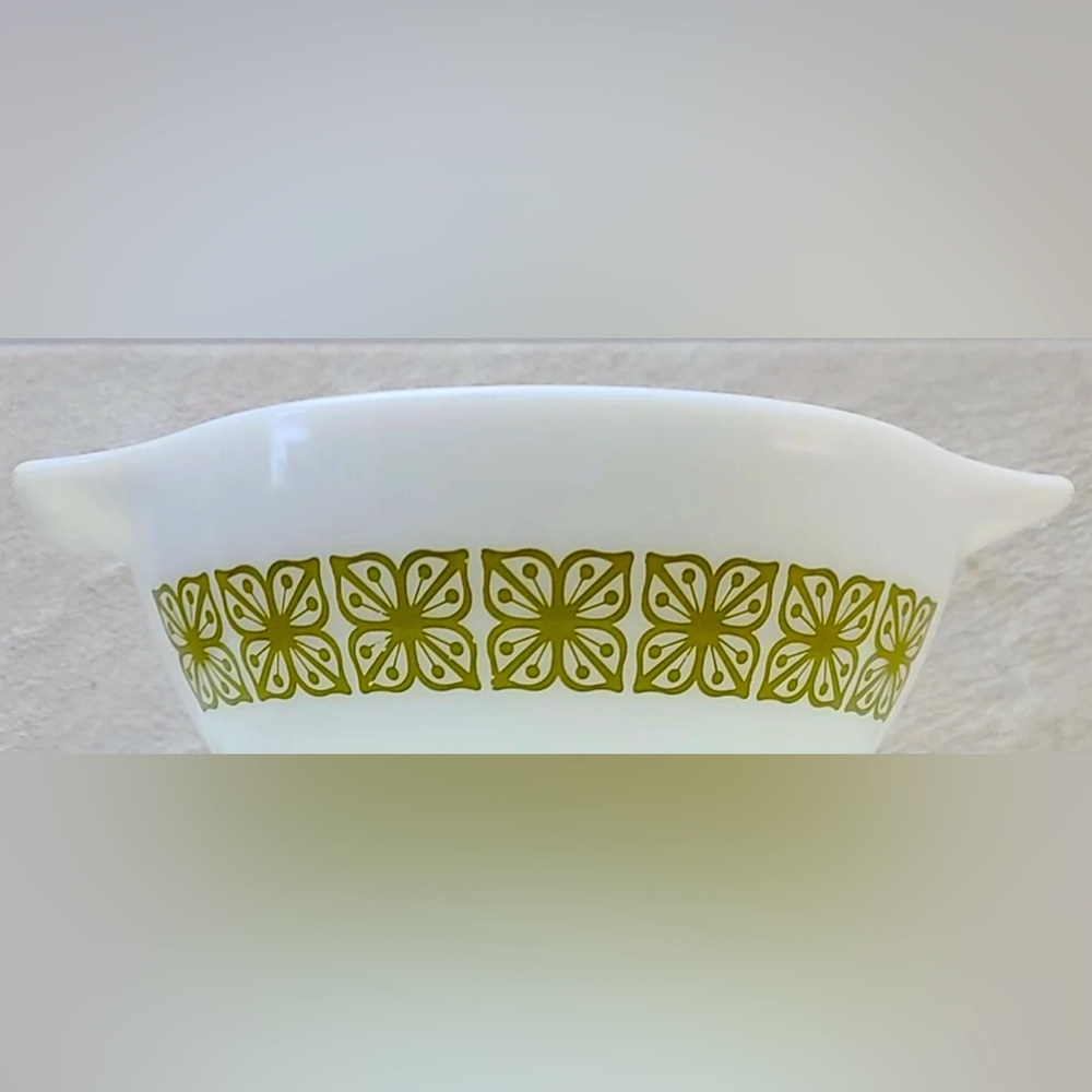 Vintage 1960's Pyrex Verde Square Flower Cinderella Nesting Bowl